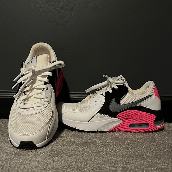 Women’s Pink, White, Black, and Grey Nike Air Max. Size 6 - Picture 1 of 1